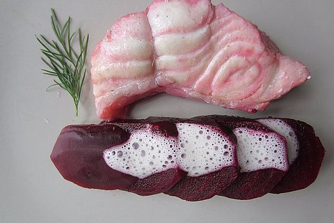 Steinbeißer mit Roter Bete und Meerrettichschaum von HH-Kitchen | Chefkoch