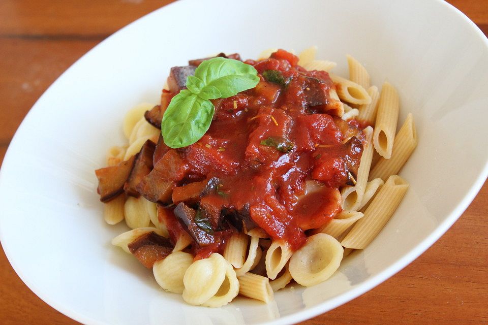 Fusilli in Auberginen/Melanzani Sauce