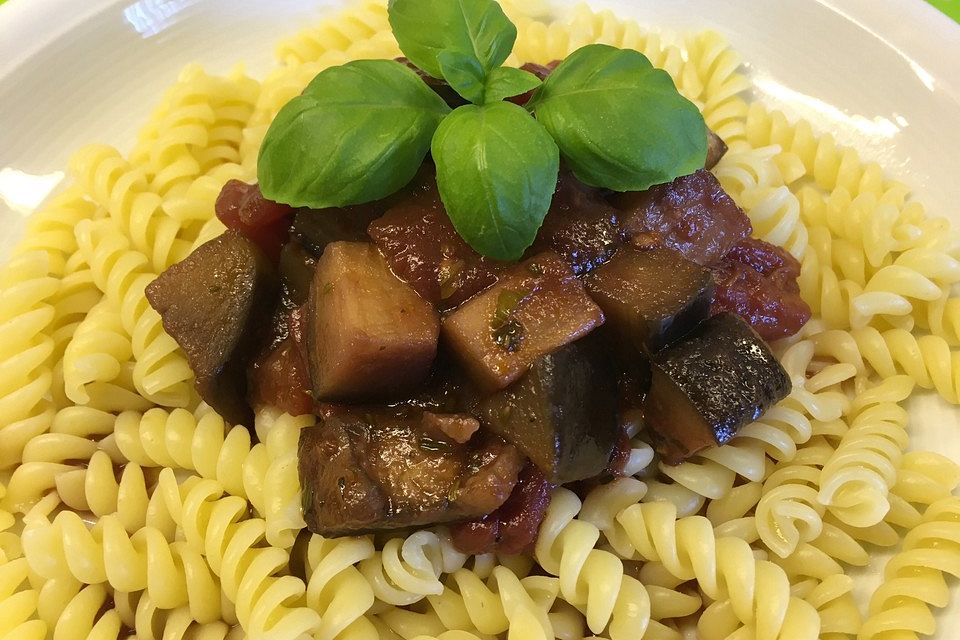 Fusilli in Auberginen/Melanzani Sauce