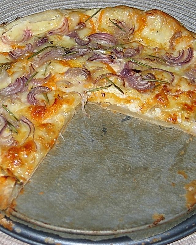 Käse-Zwiebel-Tarte mit Rosmarin