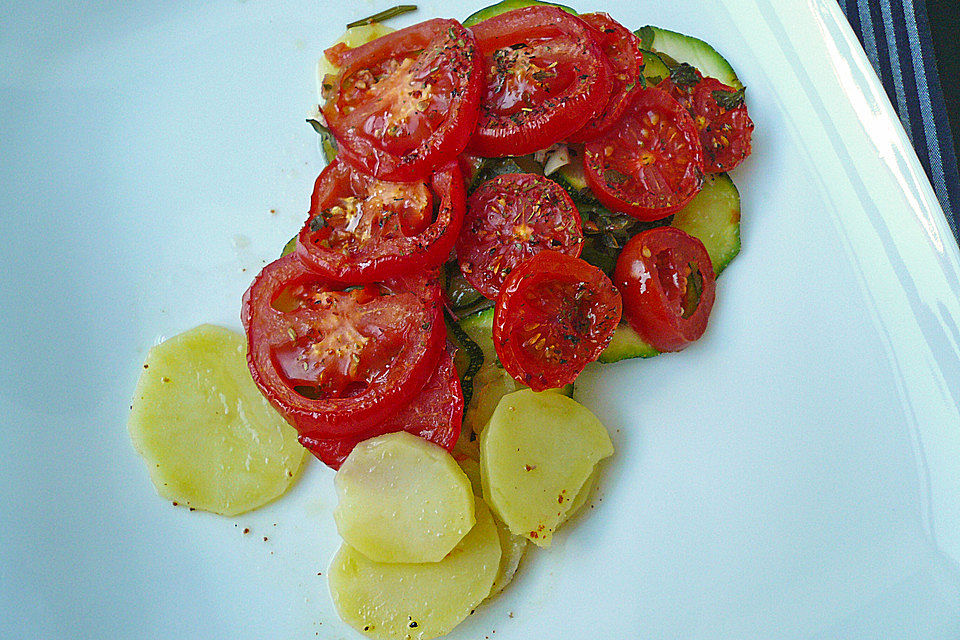 Kartoffeln und Zucchini aus dem Backrohr