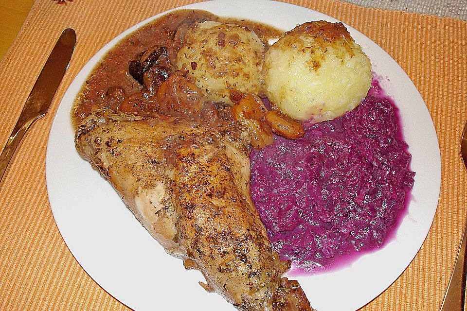 Kaninchen mit Backpflaumen