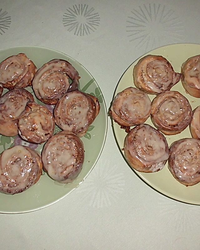 Zimtschnecken mit Frischkäse-Zuckerguss