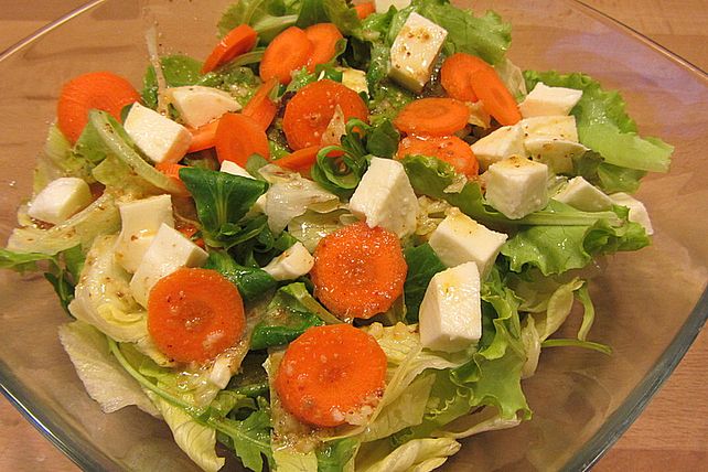 Bunter Salat mit Senfdressing und Mozzarella von Viki84| Chefkoch