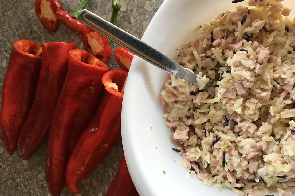 Gegrillte Paprika mit Reisfüllung