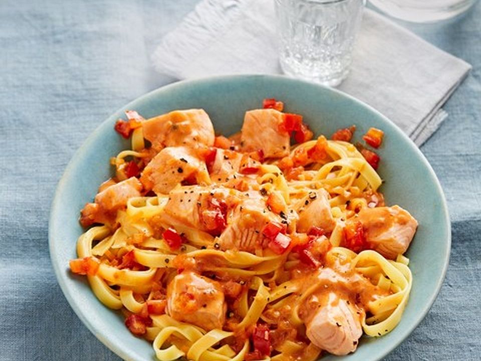 Pasta mit Lachs-Sahnesauce von stroffel | Chefkoch