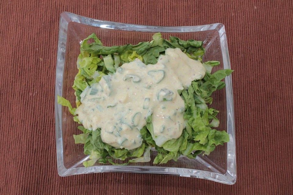 Cremige Salatsauce für Blattsalate