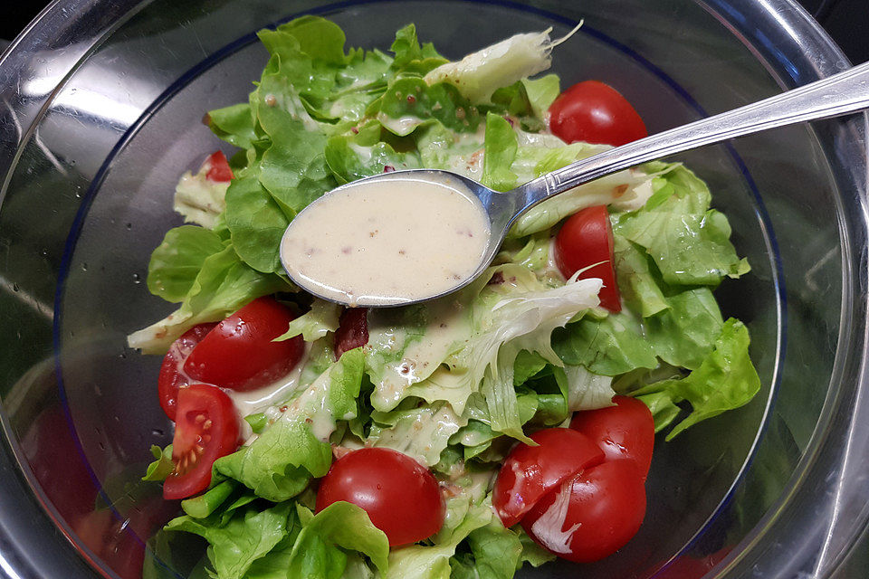 Cremige Salatsauce für Blattsalate