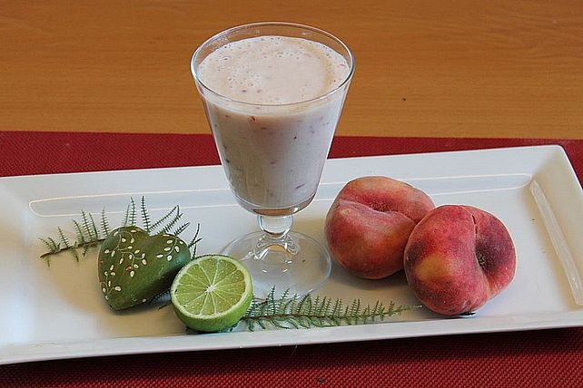 Pfirsich-Erdbeer-Dickmilch-Drink von patty89| Chefkoch