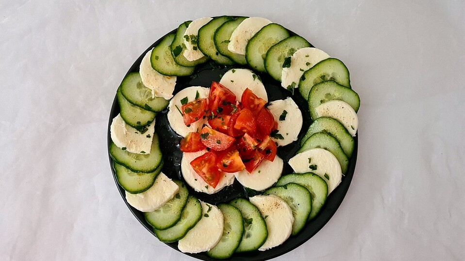 Gurken-Mozzarella-Carpaccio mit Tomaten-Petersilie-Tatar von patty89