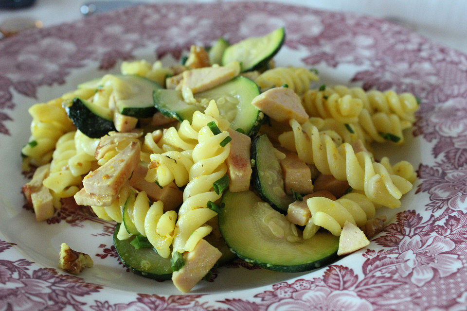 Nudelpfanne mit Zucchini