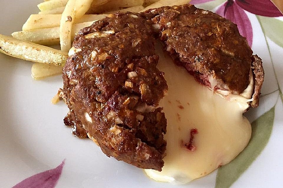 Camembert in Hackfleisch