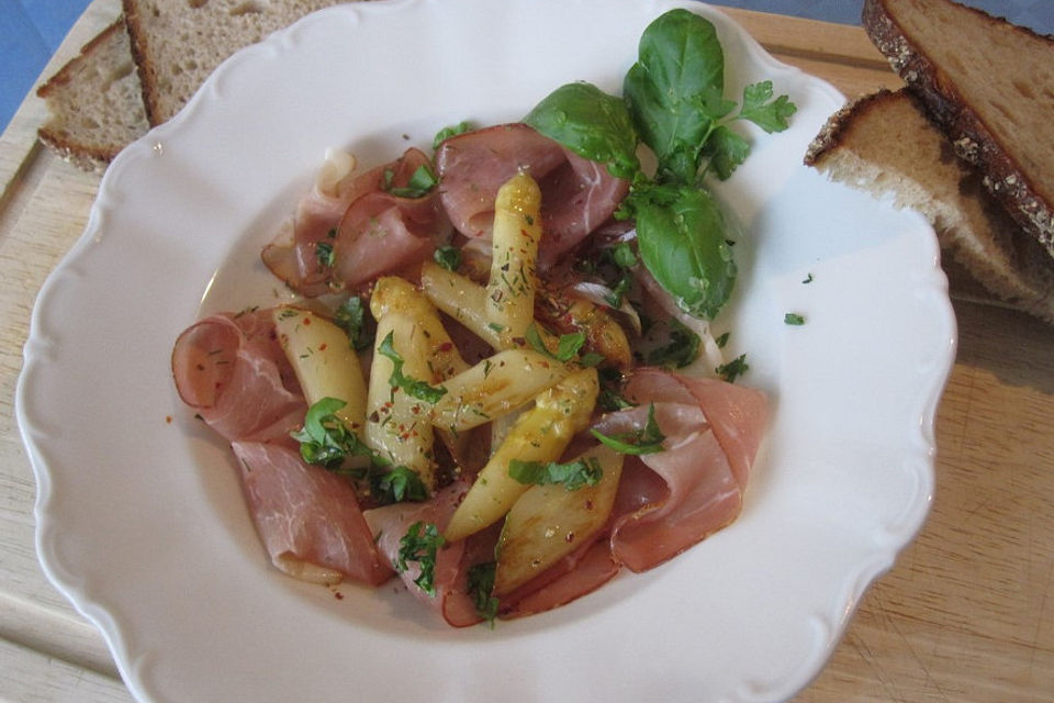 Spargelsalat mit Schinken