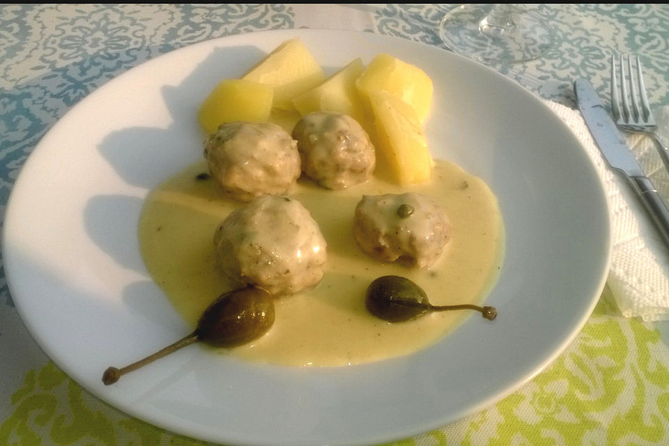 Fleischklößchen mit Meerrettichsauce