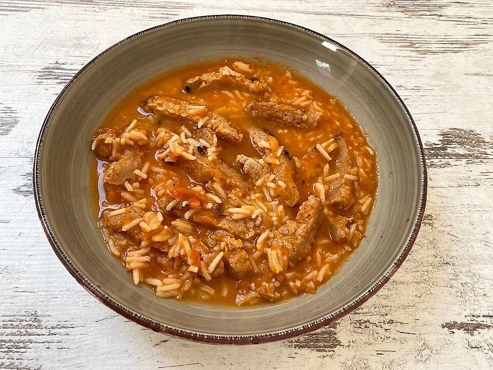 Tomaten-Reis-Suppe mit Sojaschnetzel von Jasmin-Petra-Wenzel| Chefkoch