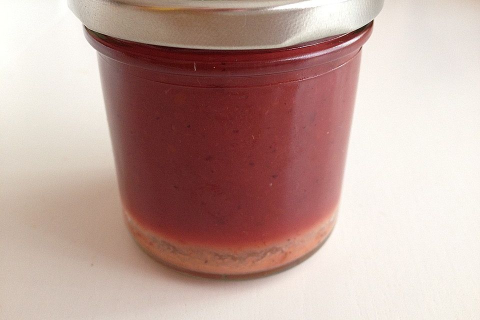 Binis Zwetschgen-Pfirsich-Marmelade mit Haselnuss-Schuss