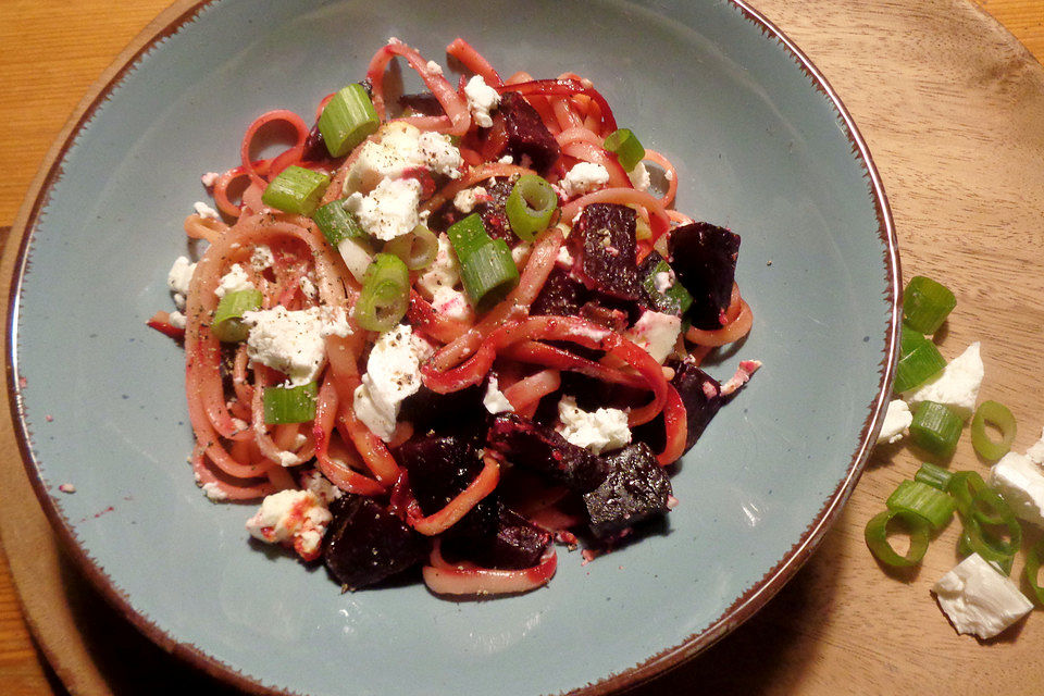 Spaghetti mit Rote Bete und Feta