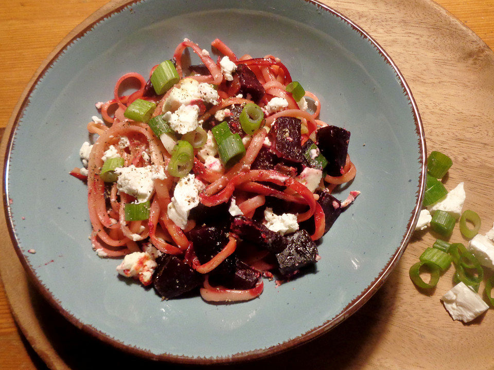 Spaghetti mit Rote Bete und Feta von McMoe| Chefkoch