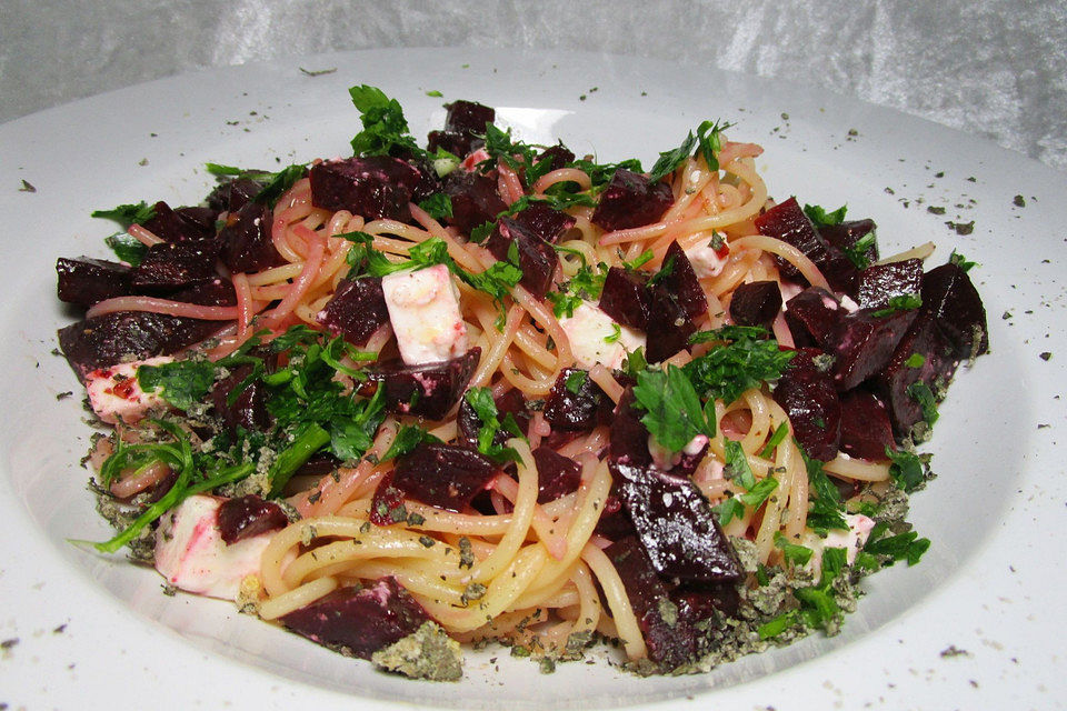 Spaghetti mit Rote Bete und Feta