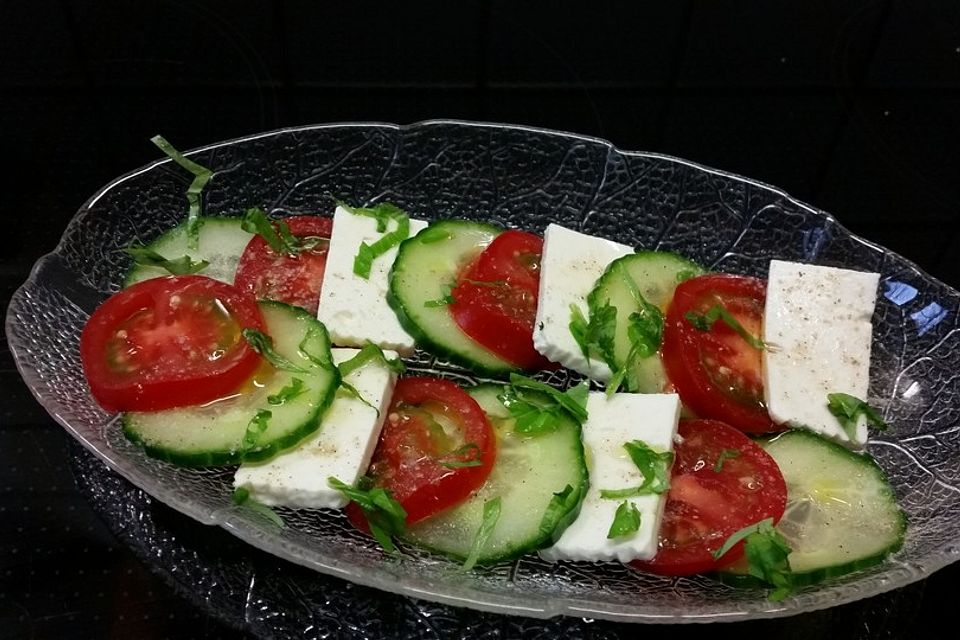 Gurke-Tomate-Feta-Carpaccio