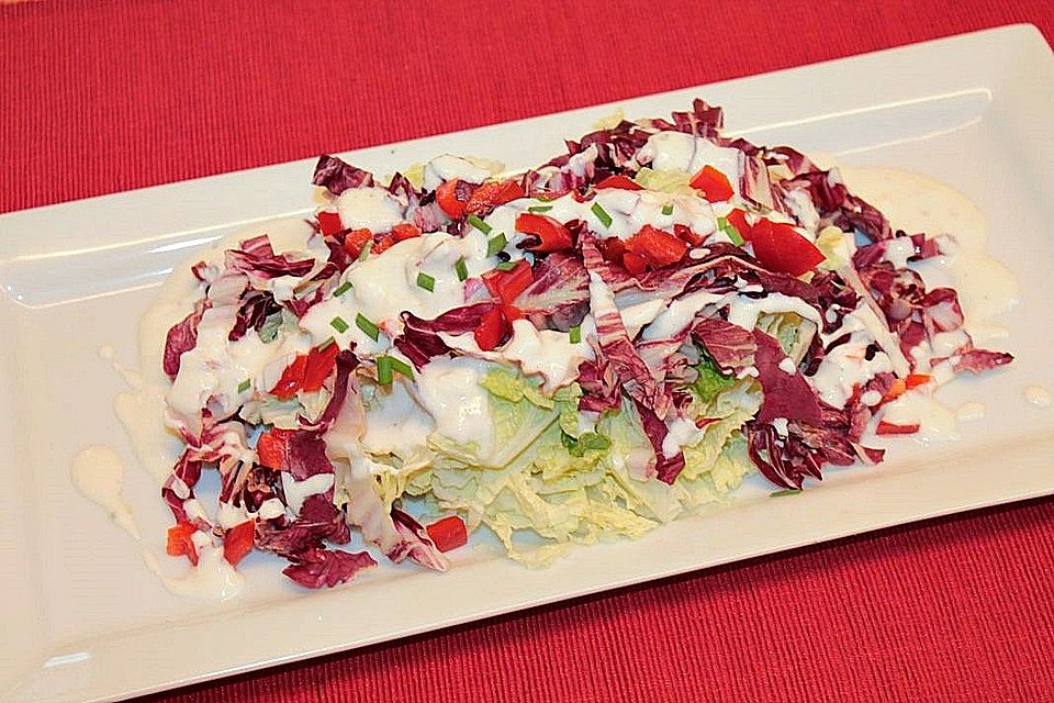 Chinakohl-Radiccio-Salat mit Joghurtdressing