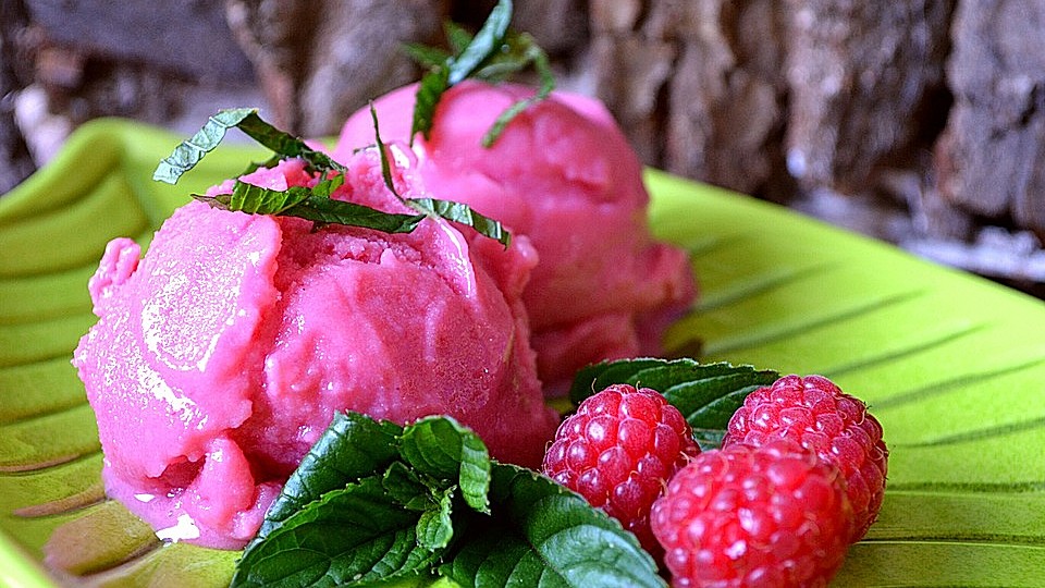 Himbeer-Buttermilch-Eis von leckerhoch2| Chefkoch Himbeer-Buttermilch-Eis von leckerhoch2| Chefkoch