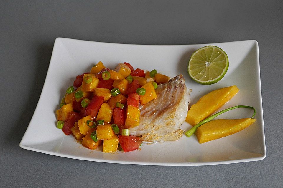 Fischfilet mit Mango-Tomaten-Salsa