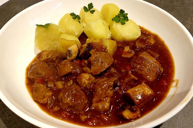 Schweinegulasch mit Pilzen von nici8522| Chefkoch