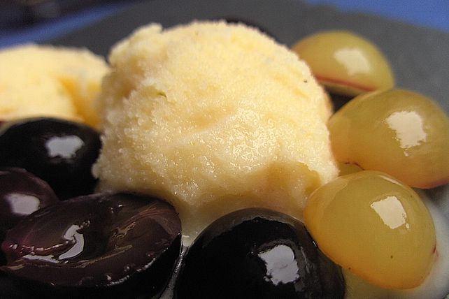 Rieslingeis mit Traubenkompott von evchen_kocht| Chefkoch