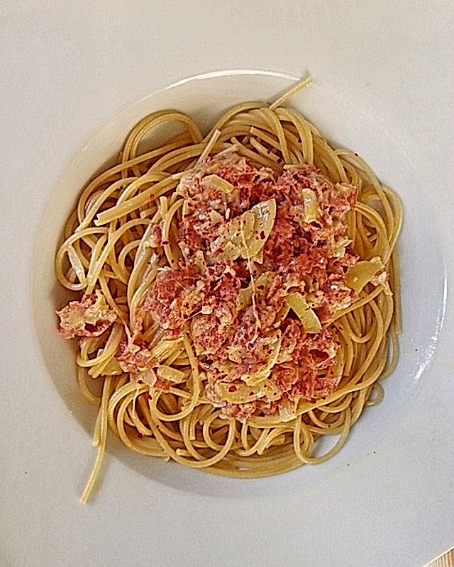 Spaghetti mit Salamisauce