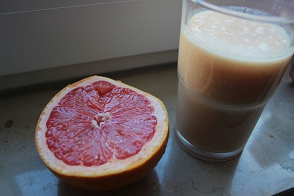 Ananas-Grapefruit-Kokos-Smoothie