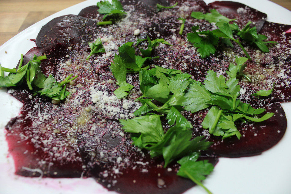 Rote Bete Carpaccio mit Parmesan