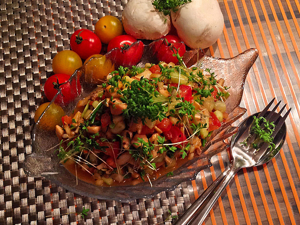 Orientalischer Sommersalat mit Sesam - Dressing von arthurdent42| Chefkoch