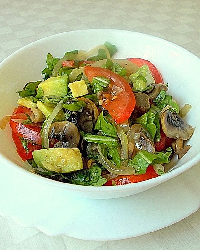 Champignon-Tomaten-Avocado-Salat