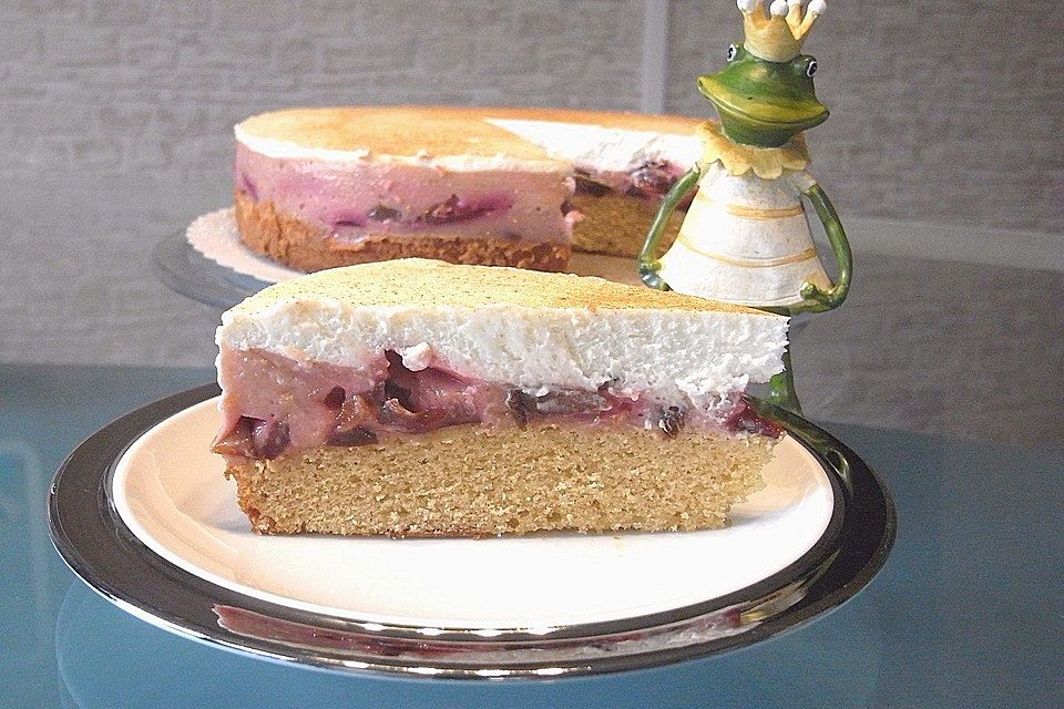 Urmelis Bailey's-Zwetschgen-Kuchen mit Cremehäubchen