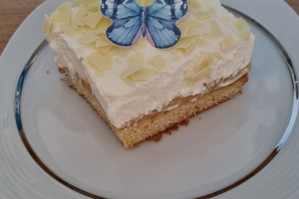 Zitronencremekuchen mit Quarksahne