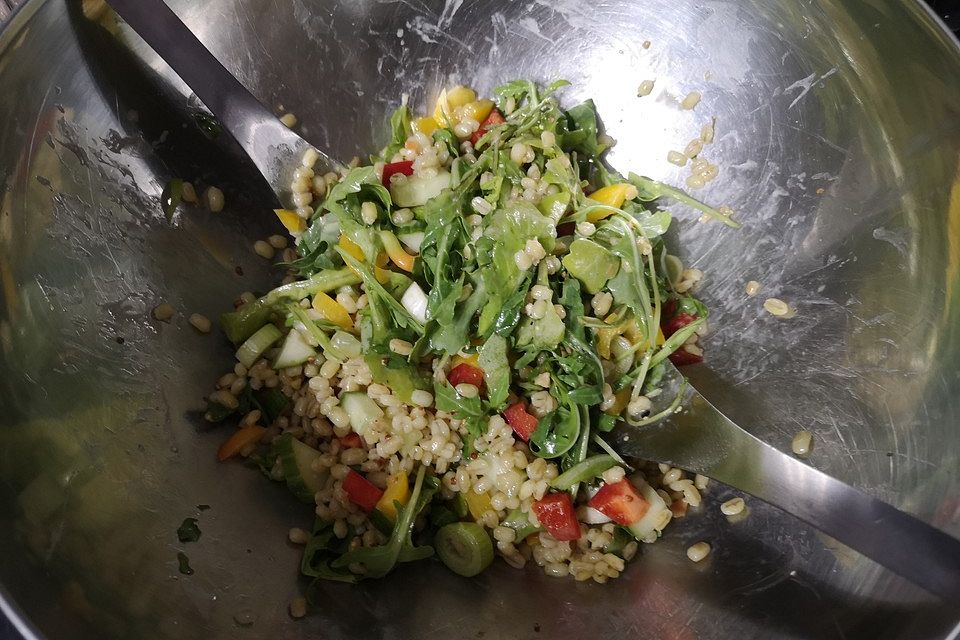 Perlgraupensalat mit Rucola