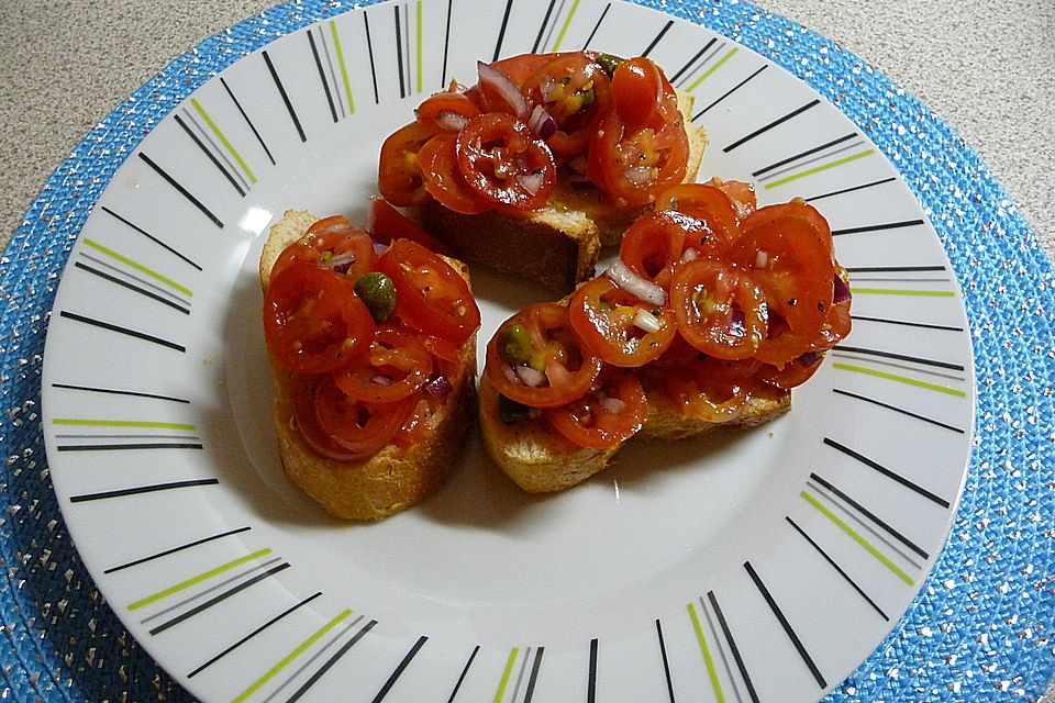 Bruschetta mit Tomaten und Kapern