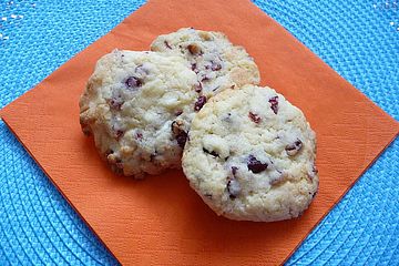Cranberry-White Choco-Cookies