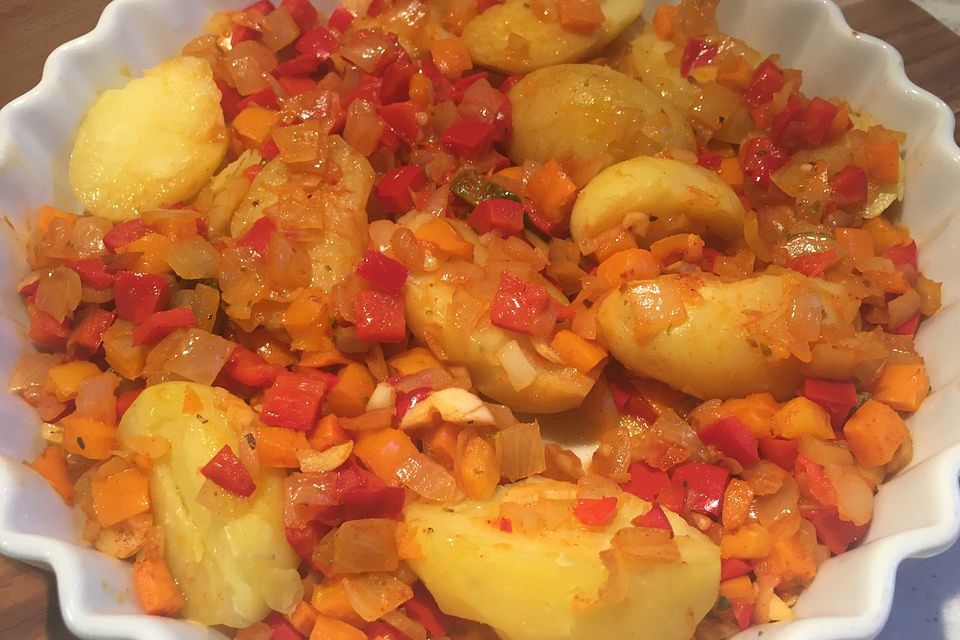 Spanische Kartoffeln mit Knoblauch und Paprika