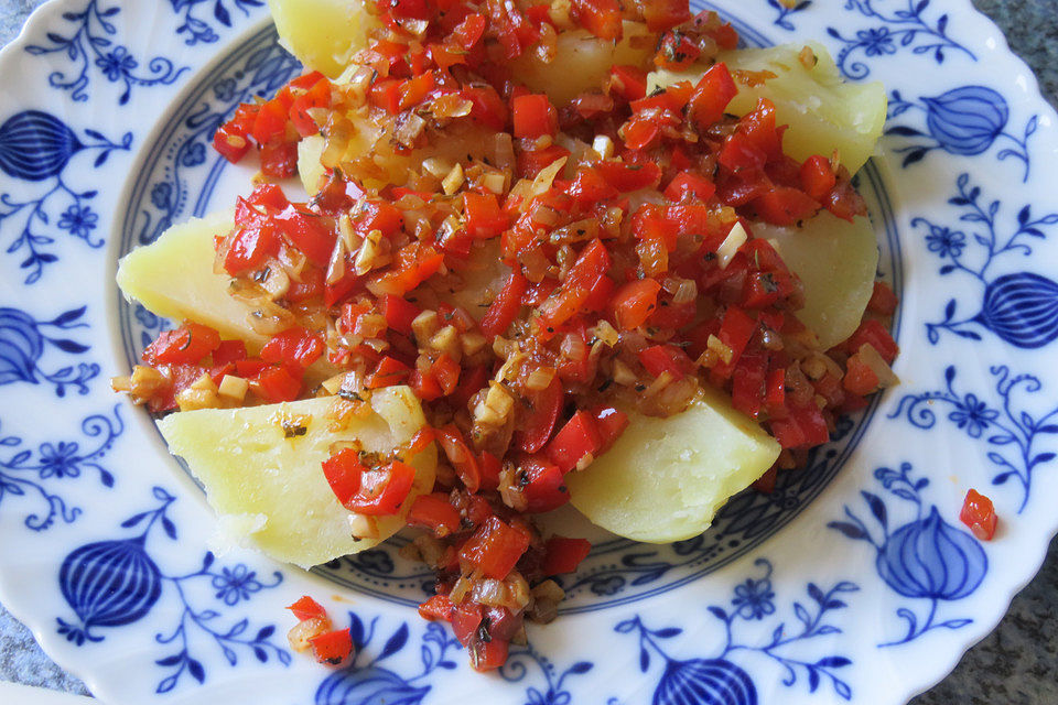 Spanische Kartoffeln mit Knoblauch und Paprika