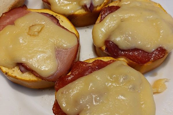 Überbackene Zucchinischeiben mit Schinken und Käse von biggix | Chefkoch