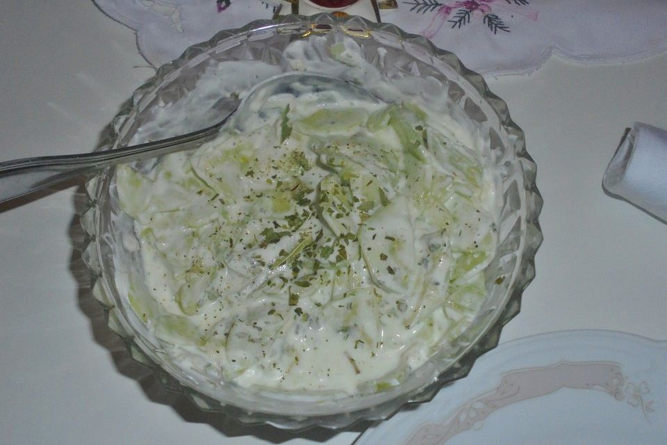 Gurkensalat mit Minze