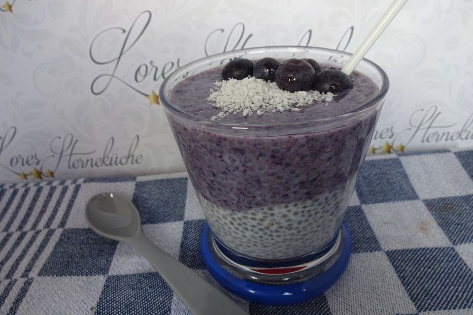 Chia-Pudding mit Heidelbeere