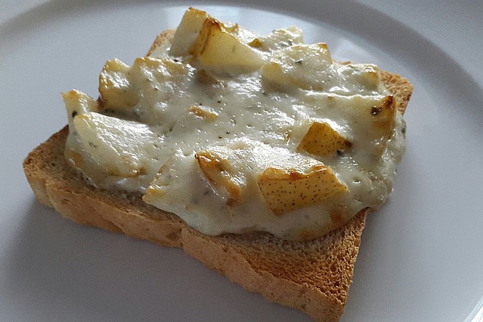 Gorgonzola-Toast mit Williams Birne