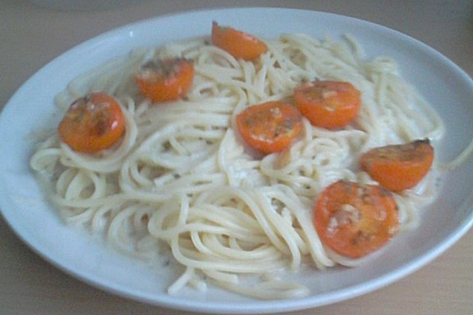 Spaghetti mit Tomaten und Limettenschaum