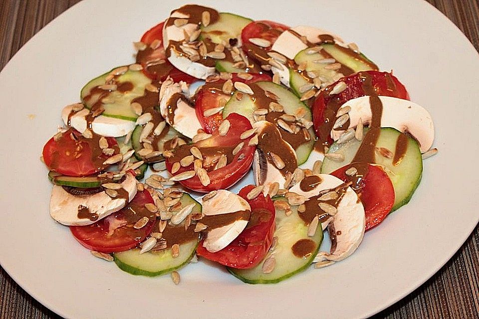 Gurken-Tomaten-Champignon-Carpaccio