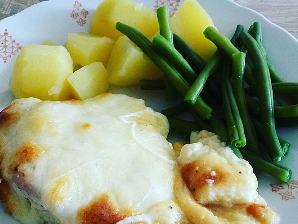 Überbackene Hühnerbrust mit Parmesan-Sauce von MrsTasty| Chefkoch