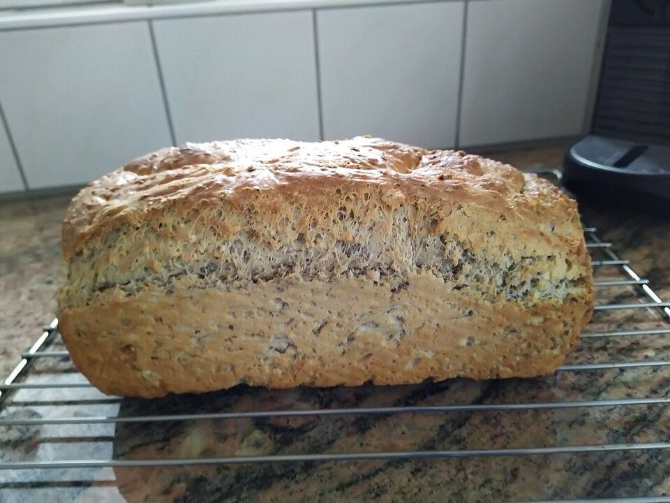 Leinsamen-Haferflocken-Brot von DeltaKilo86| Chefkoch