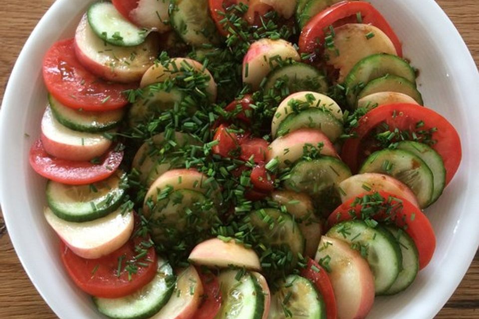 Gurken-Tomaten-Plattpfirsich-Carpaccio